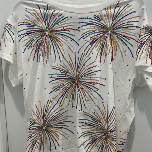 Queen of sparkle, white mega firework tee - Picture 4 of 5